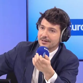 Pierre-Emmanuel Barré compare les forces de l'ordre à Daesh : «On s'est sentis salis», raconte Jean-Christophe Couvy