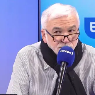 Europe 1 et CNews sont-ils les «boucs émissaires» du service public à cause de la montée du RN en France ?
