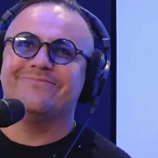 «Tellement je t'aime» : le live de Faudel dans Culture Médias