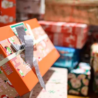 «Tous les ans je le fais à la dernière minute» : dans les magasins, des milliers de retardataires terminent leurs cadeaux de Noël
