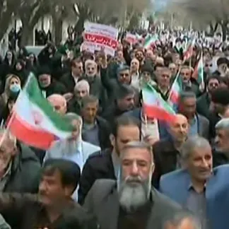 Les rares images en provenance d'Iran montrent une mobilisation massive en faveur du régime des mollahs, malgré des appels à destituer l'ayatollah Ali Khamenei.