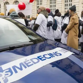 EXTRAIT - Grève des médecins libéraux : à Paris, les soignants ont refusé de rencontrer la ministre de la Santé Stéphanie Rist
