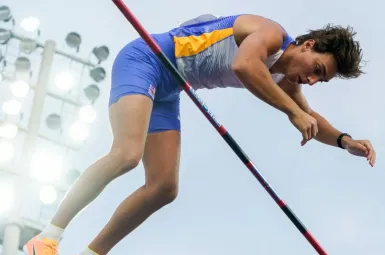 Athlétisme : Armand Duplantis porte son record du monde à 6,27 m