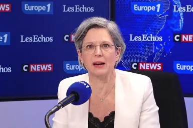 Si Bernard Cazeneuve entre au gouvernement, «moi, Sandrine Rousseau, je censurerais»