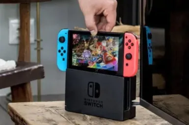 Nintendo Switch Rouge/Bleu Néon 32Go [Nouveau modèle] + Mario Kart 8 Deluxe