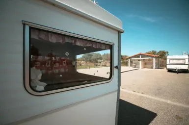 Les gens du voyage s'installent illégalement près de Toulouse.