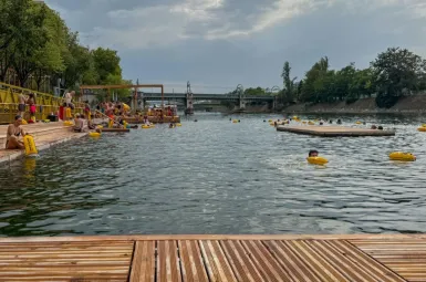 Baignade interrompue à Grenelle après la découverte d’hydrocarbures
