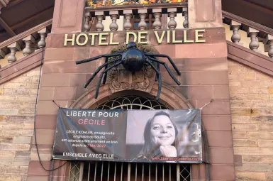 Cécile Kohler et son compagnon Jacques Paris étaient détenus en Iran depuis 1.277 jours.