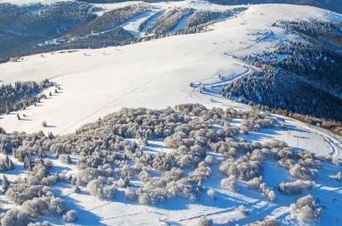 «Tous les efforts consentis ont été anéantis» : dans les Vosges, un rodéo urbain ravage une piste de ski nordique