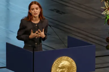 Nobel de la Paix : en l’absence de María Corina Machado, la lauréate, le prix a été remis à sa fille