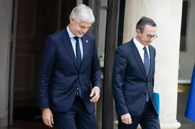 Comme beaucoup d'autres adhérents ou sympathisants du parti de droite, il se lamente de voir relancées, à l'occasion de ce vote, les rivalités internes entre le camp de l'ancien ministre de l'Intérieur et Laurent Wauquiez, qui semblaient enterrées.