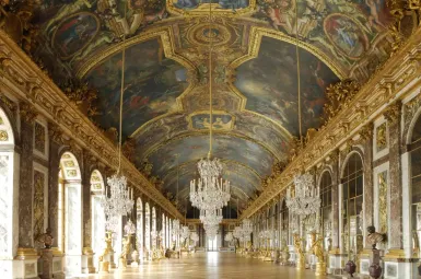 Versailles augmente ses tarifs pour les visiteurs extra européens