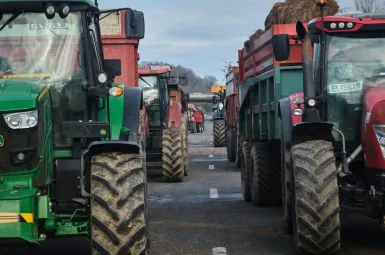 EN DIRECT - Dermatose nodulaire : un axe ferroviaire bloqué dans le sud-ouest, des autoroutes partiellement fermées