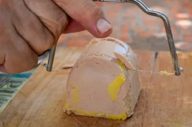 ÉPISODE 2 - Foie gras maison : les secrets d’un incontournable des fêtes de Noël