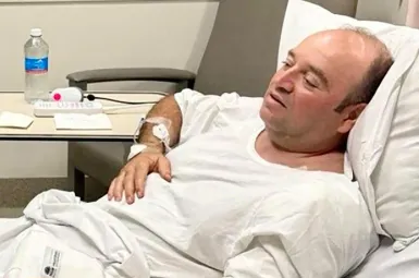 Ahmed al Ahmed a reçu la visite à l'hôpital du Premier ministre australien Anrhony Albanese.