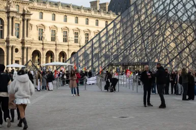 Musée du Louvre en grève