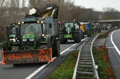 EN DIRECT - Mercosur : des milliers d'agriculteurs en route vers Bruxelles