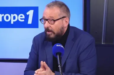 «Jean-Luc Mélenchon se rase tous les matins en pensant au chaos», charge Joseph Macé-Scaron