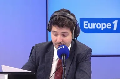 «Il y a des personnes que ça plonge dans de profonds tourments» : ce psychologue évoque les sujets à éviter lors du réveillon de Noël