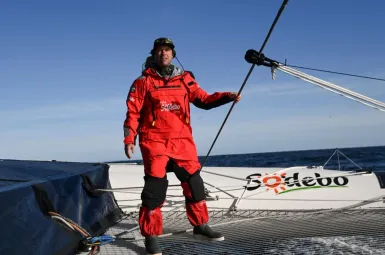 Le navigateur Thomas Coville pourrait battre le record du tour du monde à la voile en moins de 40 jours.