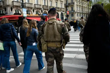 Mort d'Elias, cambriolage du Louvre... La lutte contre l'insécurité au cœur des priorités des Français pour 2026