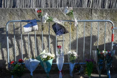 EN DIRECT - Mort de Brigitte Bardot : des hommages à «BB» sur le chemin de La Madrague à Saint-Tropez