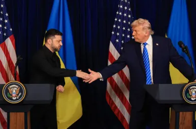 Donald Trump affiche son optimisme après des échanges avec Volodymyr Zelensky et Vladimir Poutine.
