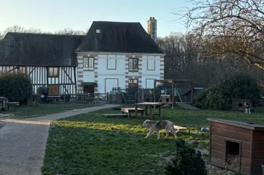 Le refuge de la Mare Auzou, dans la commune de Mesnil-en-Ouche (Eure).