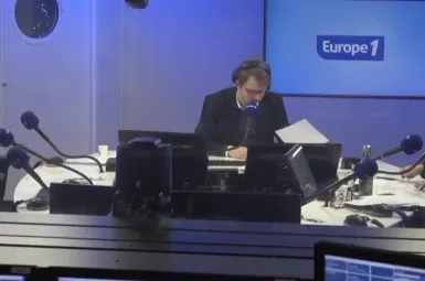 «La France crève des ambitions personnelles de certains qui n'épousent pas l'intérêt général», estime le maire d'Arras