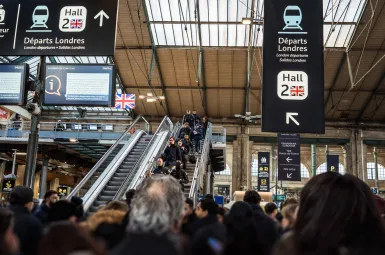 «Ça a tout foutu en l'air» : la colère des passagers de l'Eurostar bloqués à la gare du Nord