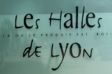 Nouvel An : les Halles Paul-Bocuse à Lyon, une adresse incontournable pour les derniers préparatifs
