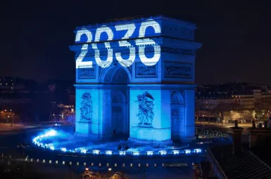 Nouvel An : «2036», le message de prévention routière diffusé par l'Association Antoine Alléno sur l'Arc de Triomphe