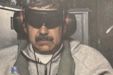 Capture de Nicolás Maduro : Donald Trump publie une photo du président vénézuélien menotté, un masque sur les yeux