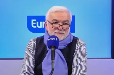 «Elle avait pleuré de se voir mourir au cinéma» : Henry-Jean Servat raconte le jour où Brigitte Bardot a revisionné «La Vérité»