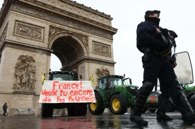 Mobilisation des agriculteurs : de nombreuses forces de l’ordre déployées en Île-de-France, une journée sous tension