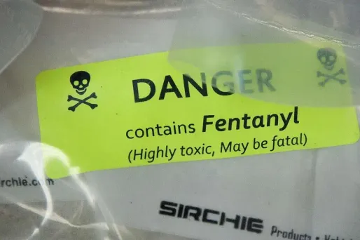 Chuck Schumer a accusé des entreprises chinoises d'«alimenter la crise du fentanyl».