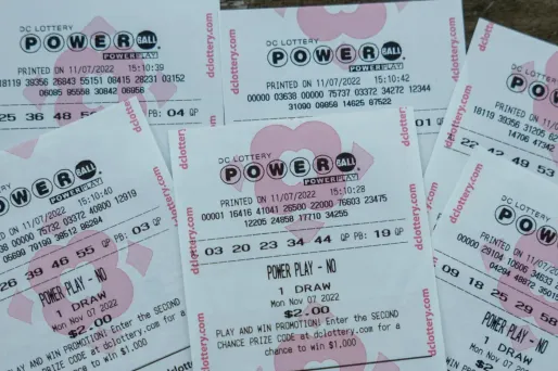 Une femme s'est fait subtiliser son gain à la loterie après avoir partagé la photo du ticket gagnant.