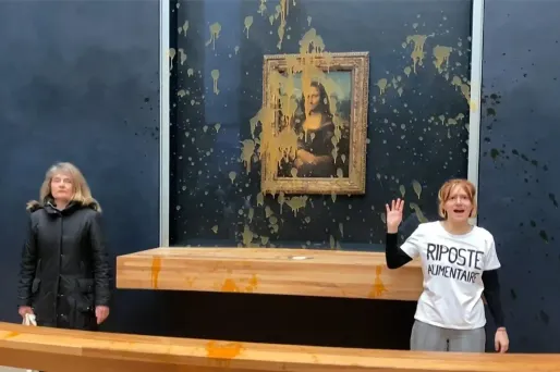 Les deux écologistes, qui ont aspergé "La Joconde", devront verser une contribution citoyenne.