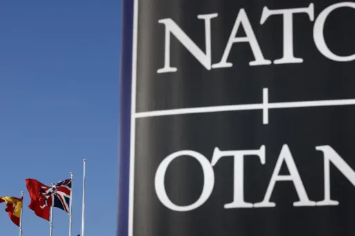 Dépenses militaires : la France atteindra en 2024 l'objectif de l'Otan de 2% du PIB