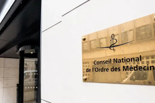 Pas-de-Calais : mis en examen pour viols, un gynécologue radié de l'Ordre des médecins