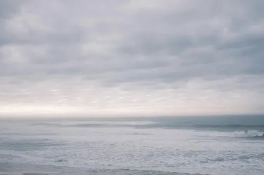 La météo du 06/03/2024 : un ciel nuageux avec des averses dans une grande partie du pays