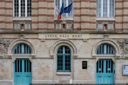 Seine-et-Marne: la justice saisie après la diffusion de photos d'élèves au visage grimé en noir