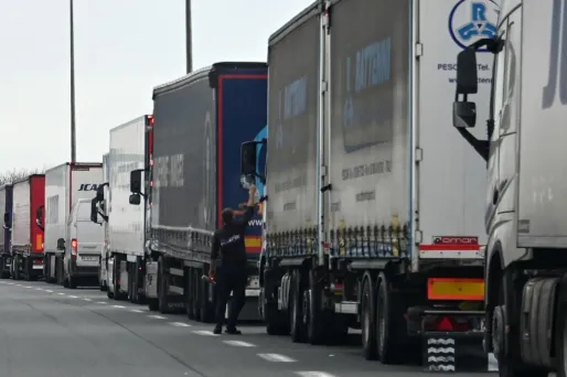 Transports : l'UE se prononce pour une circulation facilitée des «méga-camions»