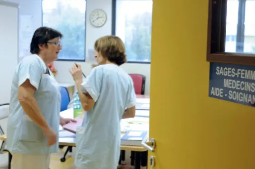 Les sages-femmes demandent lundi à bénéficier des mêmes garde-fous que les médecins pour pratiquer les IVG instrumentales.