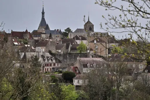 Avallon : l'enquête se poursuit après le placement en détention de la maire pour «trafic et détention de stupéfiants»