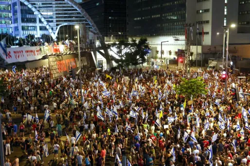 Des dizaines de milliers d'Israéliens manifestent contre le gouvernement Netanyahu