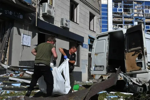 Ukraine : des frappes russes font deux morts et une cinquantaine de blessés à Kharkiv