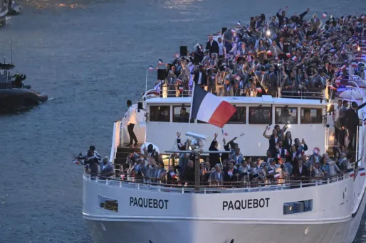 VIDEO - JO Paris 2024 : revivez le passage de la délégation française lors de la cérémonie d'ouverture
