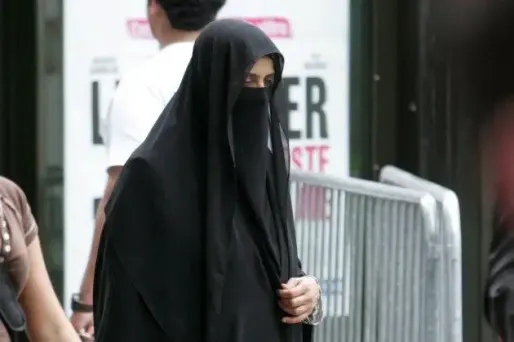 Niqab au volant, elle est verbalisée