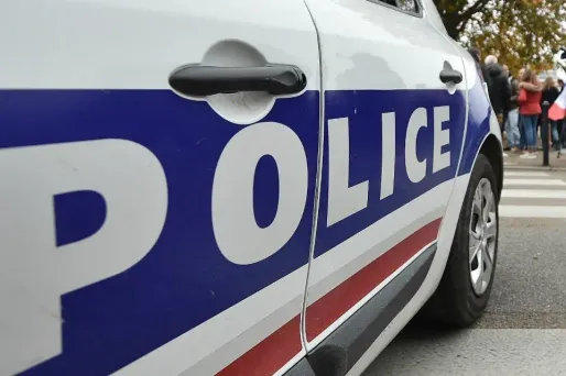 La sûreté territoriale a été chargée d'une enquête, ouverte pour vol aggravé.